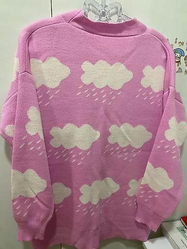 ikinci el xonca: Pembe rəngli naxışlı V-yaxa jaket metroya çatdırılma 1 azn — 3