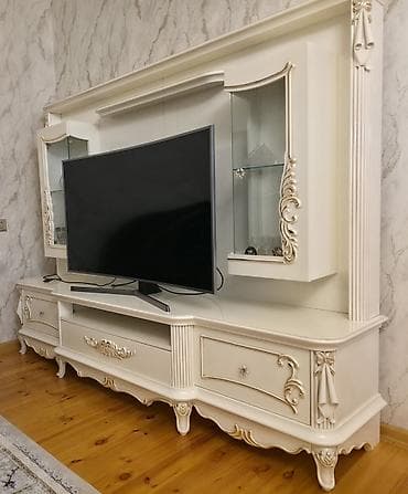 konputer stolu: Qonaq dəsti.Türkiyənindir.
Stol 8 stul
komod konsul
tv stend — 2
