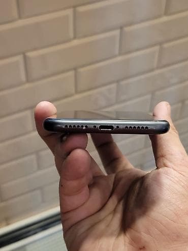 IPhone 11, 64 GB, Qara, Face ID — 4