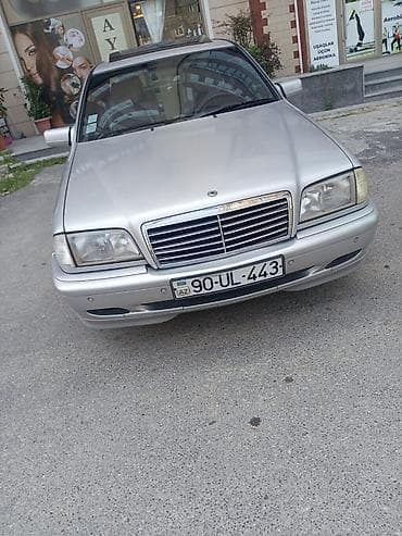 Mercedes-Benz C 240: 2.4 l | 1998 il Sedan