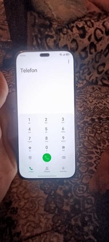 Satılır: yaşıl rəngli smartfon Xüsusiyyətlər: - Korpus: düz kənarlı — 6