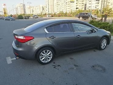 yan guzgu s: Kia K3: 1.6 l | 2013 il Sedan — 2
