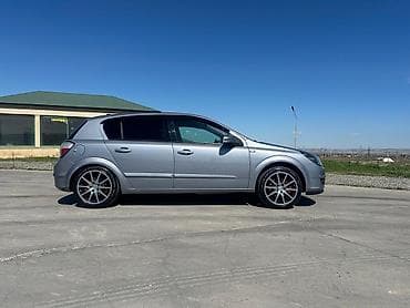 opel zafira b: Opel Astra H (5 qapılı hetçbek) Texniki xüsusiyyətlər və təchizat: - — 4