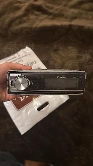 kohnə soyuducular: Pioneer avtomobil maqnitofonu Xüsusiyyətlər: - Ön paneldə böyük — 1