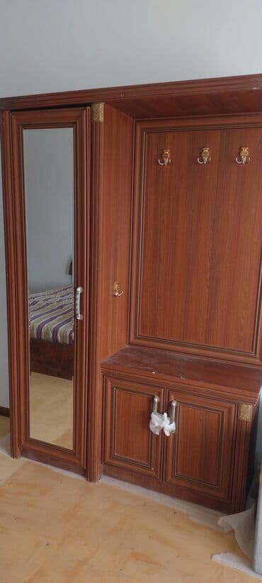 dosek matras satisi: İşlənmiş, Açılan, 1 qapı Düz dolab, Qarderob, paltar dolabı, İtaliya — 2