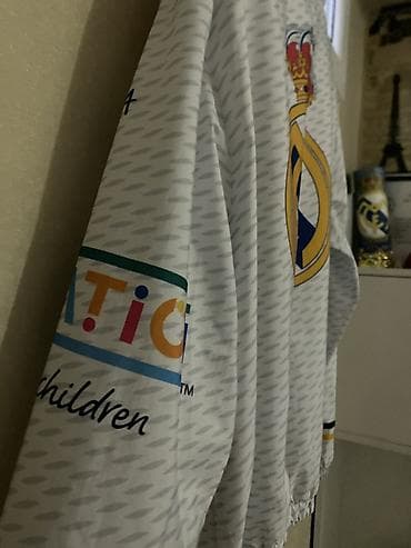 adidas salvar: Real Madrid zipli jaket - Rəng: ağ, boz naxışlı desen - Ön hissə: tam — 4