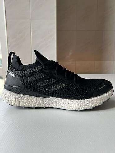 kis: Adidas Terrex qaçış/trekkinq krossovkası - Rəng: qara, ağ BOOST orta — 1