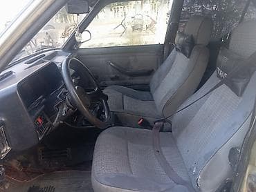 ij diski: Model: İJ Oda (sedan), qızılı rəng Kuzov: 4 qapı, arxa ötürücülü — 7
