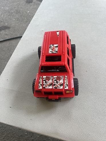 Qırmızı rəngli oyuncaqlı off-road maşın modeli - Korpus: möhkəm — 1