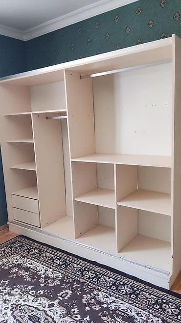 borular: Yataq otağı mebel dəsti – krem rəngdə, klassik-dizayn Dəst tərkibi: - — 2