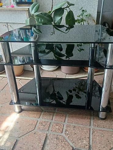 şüşə polka: Düz TV altlığı, Polkalı, Şüşəli — 2