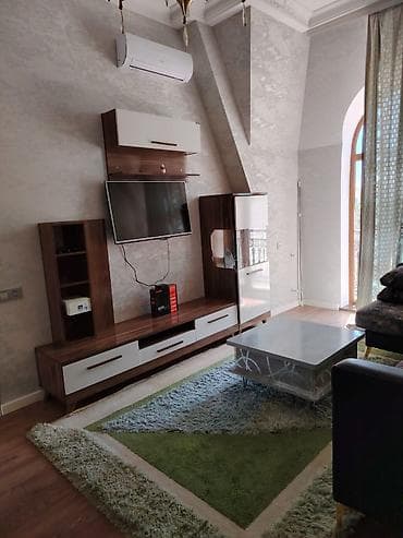 zigda kiraye menzil: Makler haqqı 100 Daxildir: - Qonaq otağı: künc divan (yastıqlarla) — 1