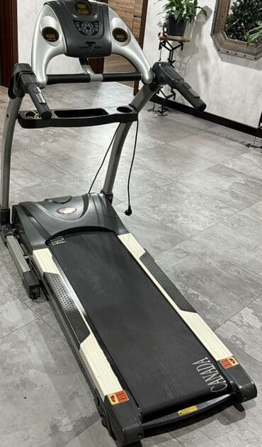 Alfa Romeo: Qaçış trenajoru – elektrikli - Geniş qaçış səthi və amortizasiya — 1