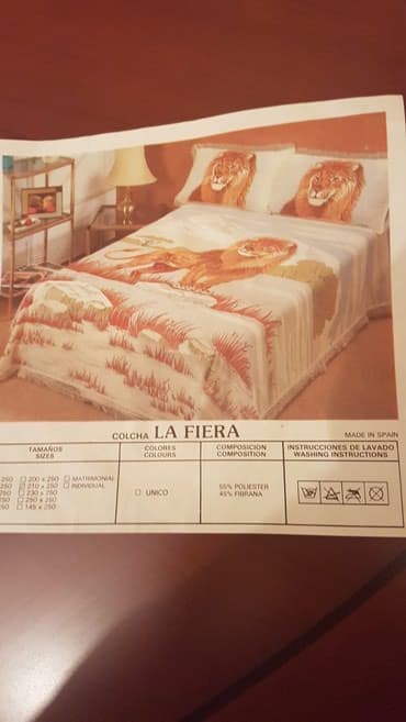 divan pokrival: ● Yataq örtüyü ● 250 x 210 ölçüdə zərif zərli sapla işlənmiş — 1