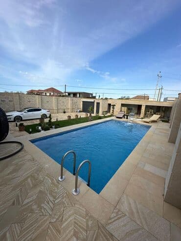 композитные бассейны в баку: Hovuz olan həyət evi. Ərazidə istirahət üçün günəş çarpayıları, stol — 2