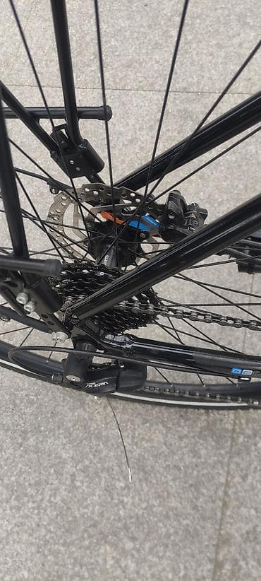 peredok velosiped: Çərçivə ölçüsü: 18 Wheel size 700C Çərçivə: Aluminum Maşa (vilka): SR — 6
