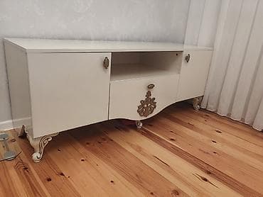 Mebel: İşlənmiş, Düz TV altlığı, Polkalı — 4
