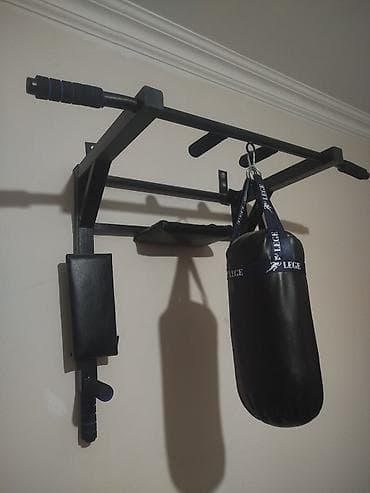 ev turnik: Divar üçün çoxfunksiyalı turnik + press/dip stansiyası və boks kisəsi — 1