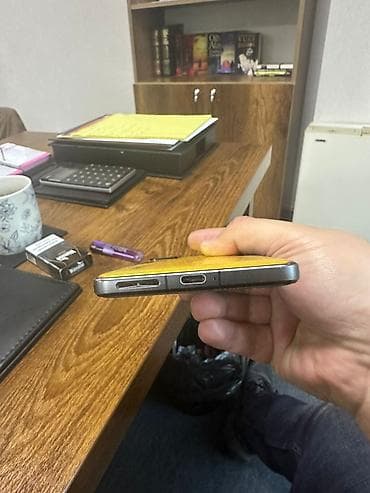 nvidia gt: Poco F4 GT, 256 GB, rəng - Sarı, Barmaq izi — 4