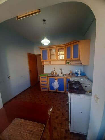 bakıxanov qəsəbəsi kiraye: Satılır: işıqlı, geniş zal otağı Bakıxanovda İcranın arxasında 7/9 — 14