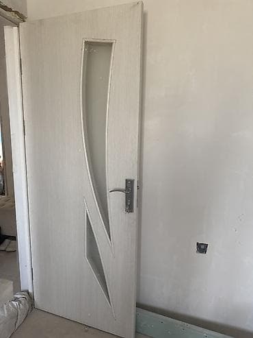 akustik panel: Ağ rəngli daxili otaq qapısı – dekorativ şüşə daxilolmaları ilə - — 2