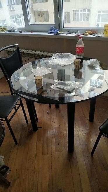 yumru stollar: Mətbəx üçün, İşlənmiş, Açılmayan, Yumru masa, 4 stul — 2