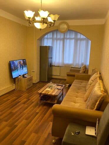 qubada aylıq kirayə evlər: Binəqədi rayonu,9 mkr,2 otaqlı təmirli,əşyalı mənzil kirayə verilir.Bu — 1