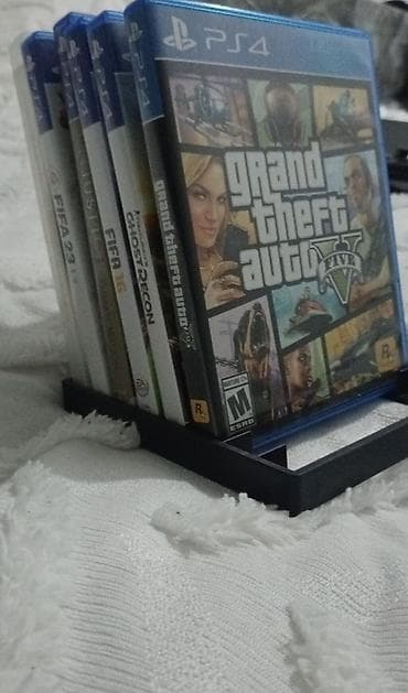 fat: PS4 Fat 500GB satılır. orgianl pultlar ilə əla vəziyyətdədir pultar — 5