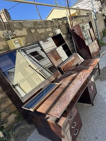 kitab refi modelleri: Mebel dəsti – klassik ağac işləmələri Satılır: retro üslubda, tünd — 2