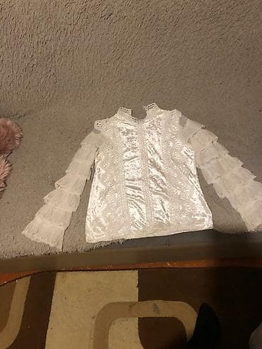 Zərif ağ bluz - Material: atlas-parıltılı parça və krujeva tətbiqləri