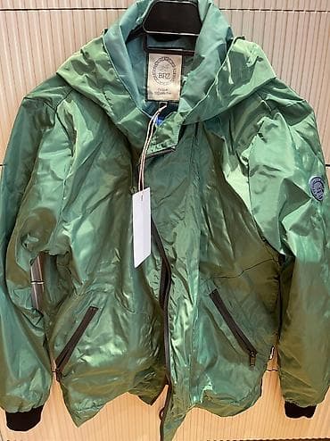 kurtka qiymetleri: Etiketli, Yeni Renq: Yashil Razmer: M Qiymet: 90azn 110 azn alinib — 1