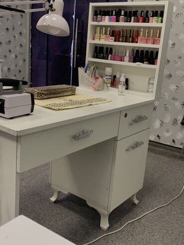 Sifarişlə bağ mebeli: Düz masa, Siyirməli, Polkalı — 1