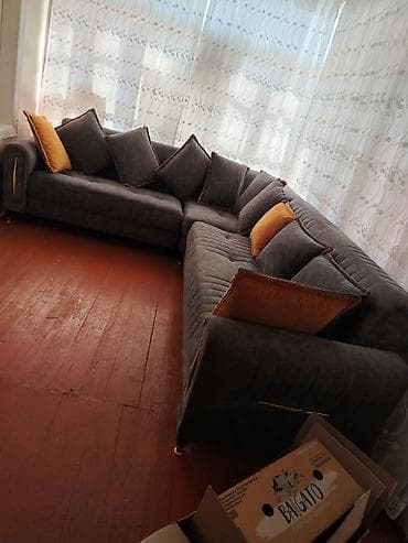 Künc divan, Divan, Bazalı