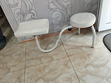 Салонная, медицинская мебель: Salon üçün kraska dolabl-50 azn Manikür stolu üstü şüşəli 60 azn — 6