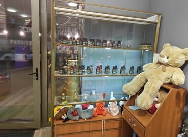 Hündürlüyü-220 eni-36 uzunu-171 qablar və ətirlər üzərində verilir lalafo.az -da — 1 Hündürlüyü-220 eni-36 uzunu-171 qablar və ətirlər üzərində verilir — 1