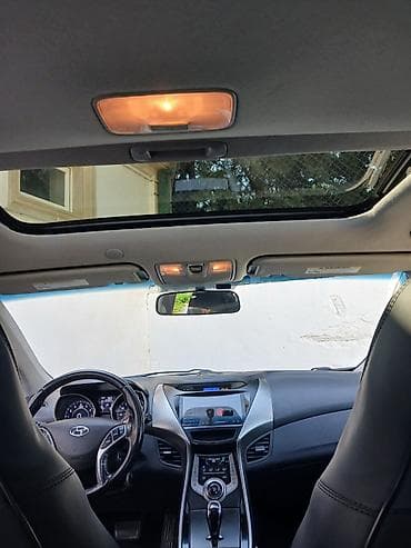 Nəqliyyat: Hyundai Elantra: 1.8 l | 2014 il Sedan — 6