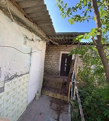 Дома: Geniş və səliqəli həyətdə yerləşən, yaşayış üçün tam yararlı 2 ev — 2
