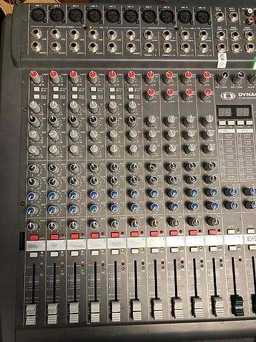 Dynacord PowerMate 1000 – powered mikser Xüsusiyyətlər: - 10 mono — 2