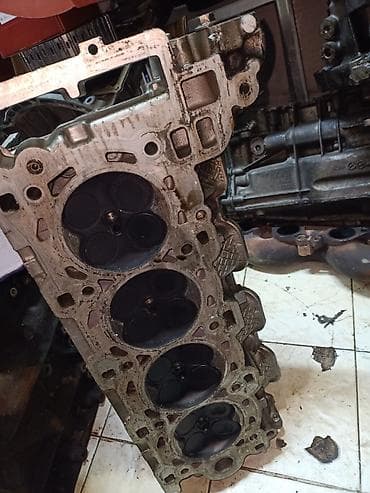 bmw oturacaqlar: Mühərrik silindr başlığı (V6/V8 tipli, 4 klapanlı silindr — 1