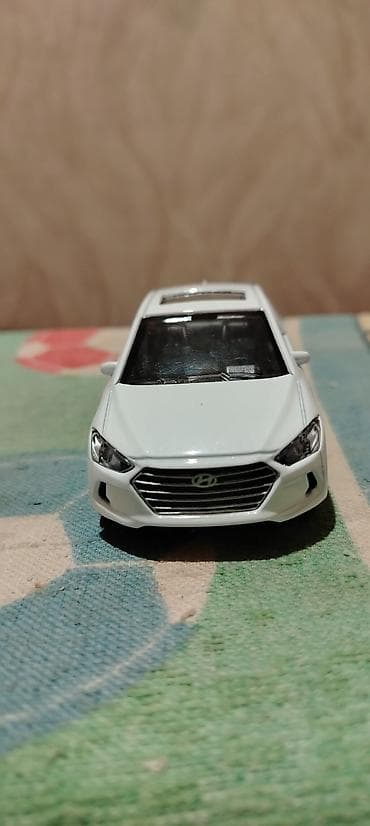 Wekilde Gorduyunuz Ağ Elantra 2016-dan 2018 kimi Olan Modelidi Satiram — 3