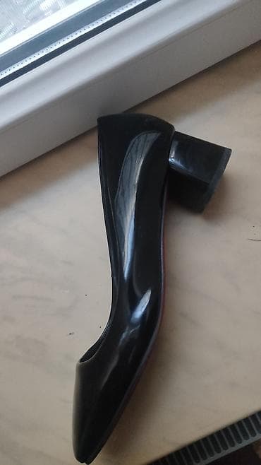 Ölçü: 42, rəng - Qara, İşlənmiş