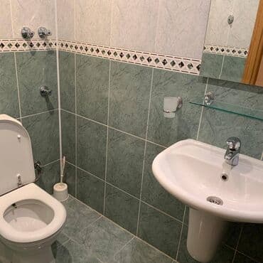 bina az musfiq qesebesi kohne tikili: 200 kv 4 otaqlı tam əşyalı mənzil kirayə verilir. 6-cı paralel, metro — 18