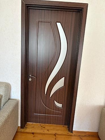 plastic qapi: 2 ədəd / Biri 60 AZN Daxili otaq qapısı – dekorativ şüşə əlavəli, qoz — 1