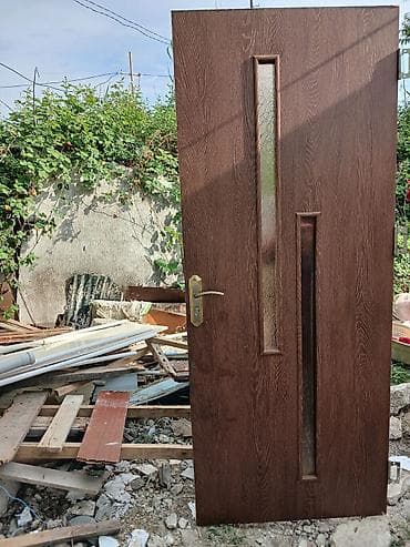 top qapi qapilari: İşlənmiş Otaq qapısı Zamok ilə, Zəmanətsiz, Ödənişli quraşdırma, Ünvandan götürmə — 1