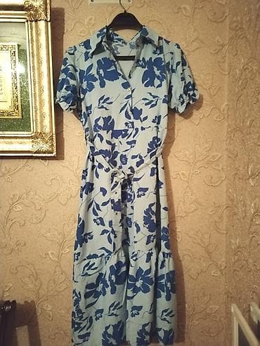 Mavi çiçək naxışlı yay donu - Rəng: Açıq mavi fonda tünd mavi iri