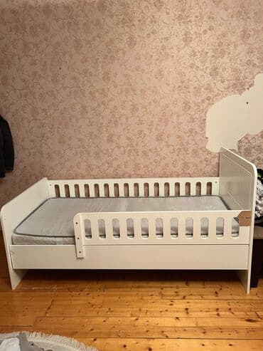 Oğlan və qız üçün, Təknəfərlik çarpayı