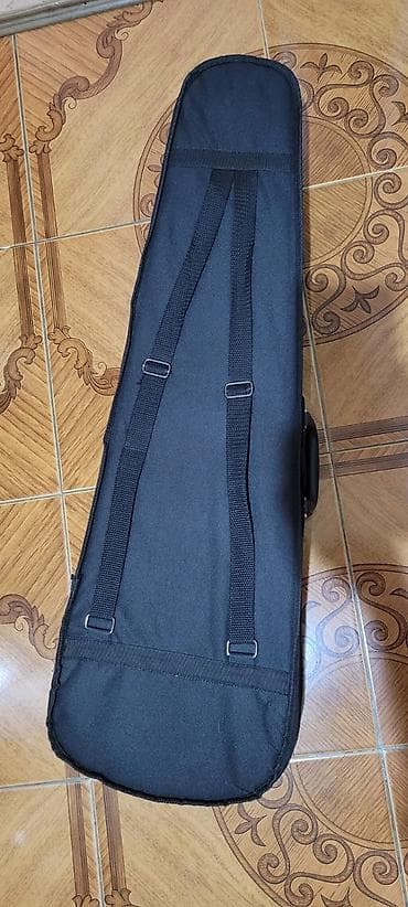 Skripkalar: Məhsul: Skripka dəsti (az istifadə olunub, yeni kimidir) Təsvir: - — 4