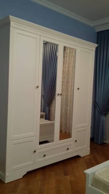 Elimlər icəri şəhər metrosunun yaxınlığında Nərimanov heykəlinə yaxın — 12