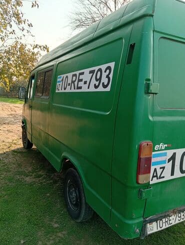su getiren masinlar: Yükdaşıma xidməti – yaşıl rəngli iri həcmli yük mikroavtobusu - Uzun — 3