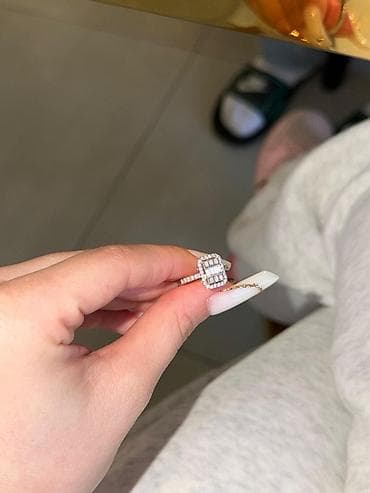 irşad electronics saat: Qızıl nişan üzükləri – briliant qaşlı, təcili satılır Təzə alınmış — 2